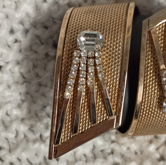 ❤️Vintage VARGAS XL Shooting Star Gold Rhinestone Clamper Bracelet Signed